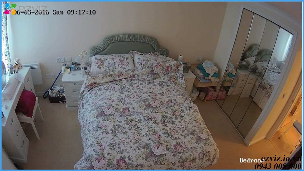 co-nen-lap-dat-camera-quan-sat-tai-phong-ngu-hay-khong-1