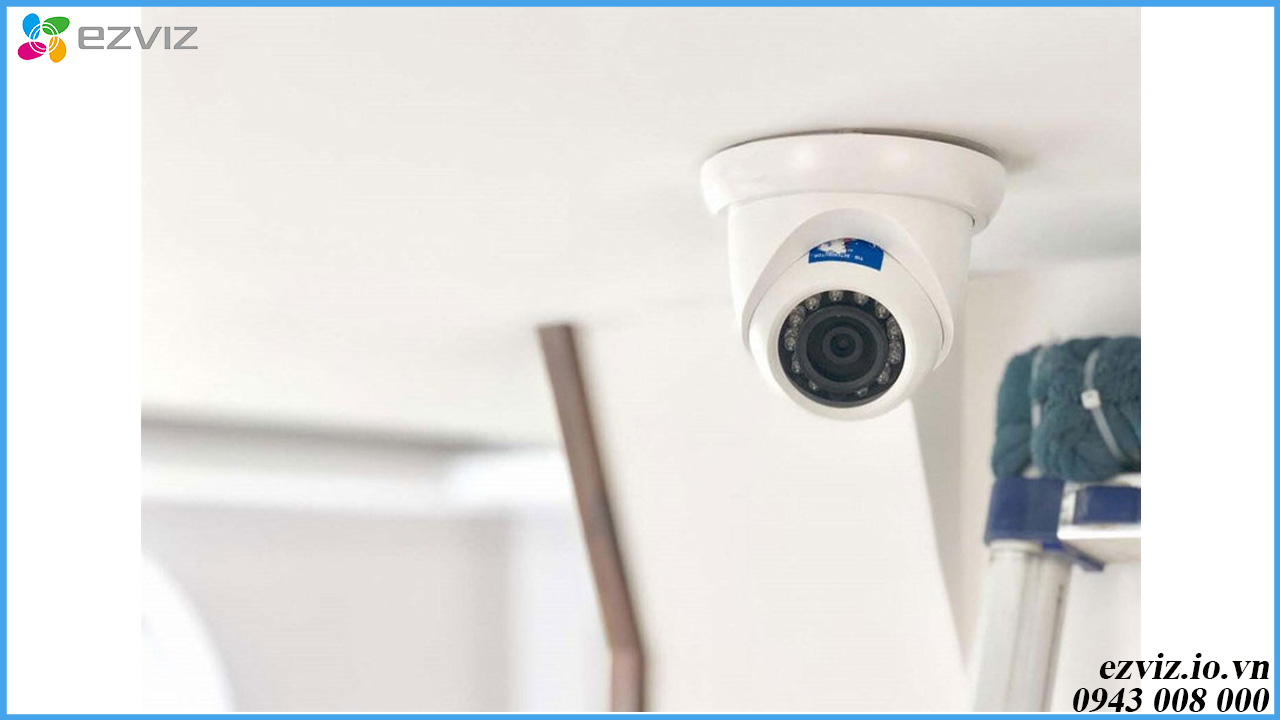 co-nen-lap-dat-camera-quan-sat-tai-phong-ngu-hay-khong-5