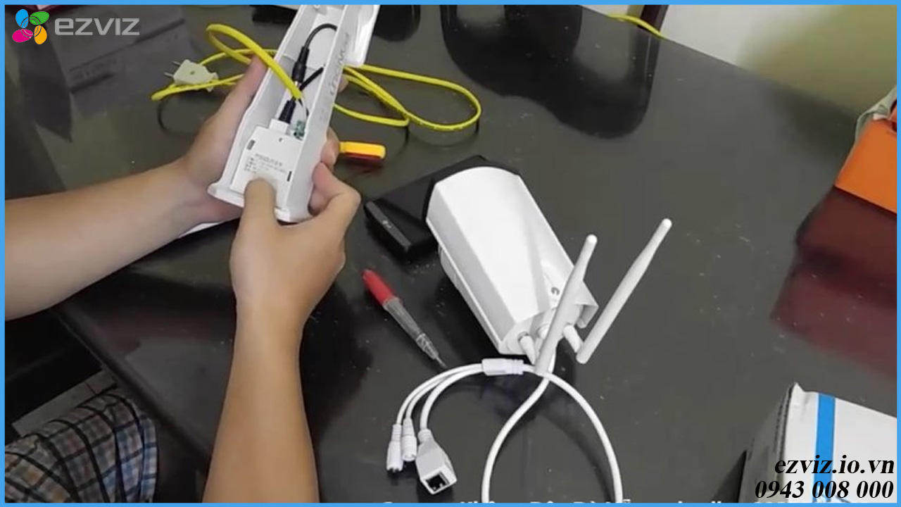 nen-dung-camera-wifi-hay-camera-co-day-cho-gia-dinh-3